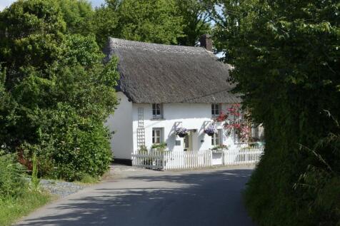 2 bedroom detached house for sale