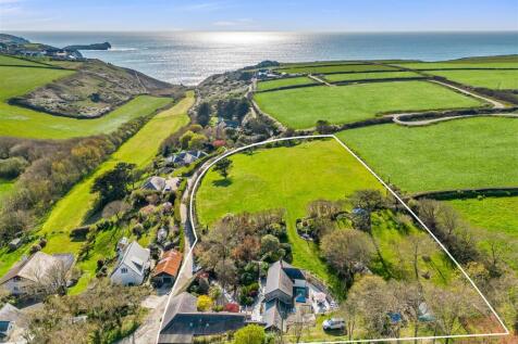 Mullion | Lizard Peninsula 3 bed detached house for sale