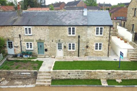 4 bedroom end of terrace house for sale