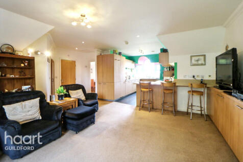 Constitution Hill, Woking 3 bed apartment for sale