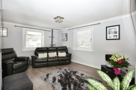 3 bedroom flat for sale
