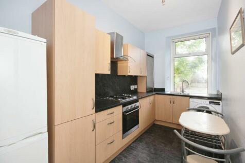 2 bedroom ground floor flat for sale