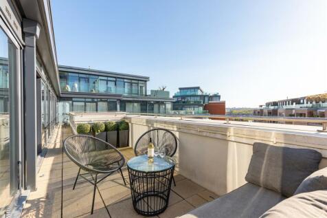 Doulton House, Chelsea Creek, London... 2 bed apartment for sale