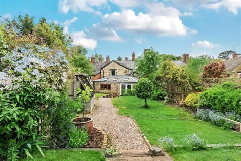 2 bedroom cottage for sale