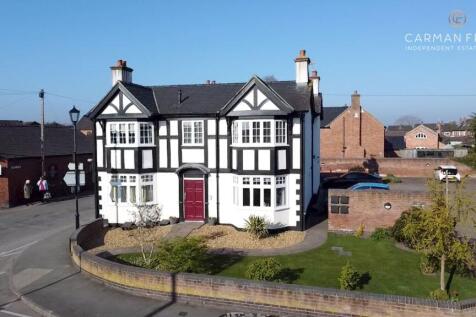 Cross Street, Holt, LL13 2 bed apartment for sale