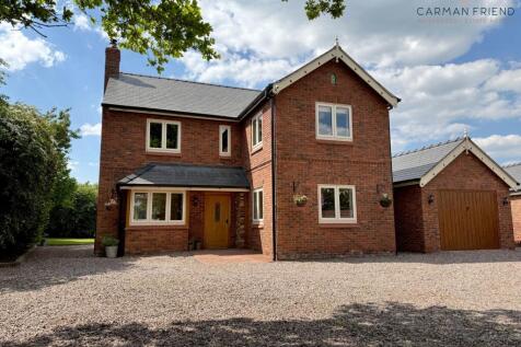 4 bedroom detached house for sale