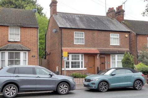 Walkern Road, Stevenage SG1 2 bed semi