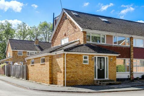 5 bedroom semi-detached house for sale