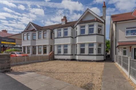 4 bedroom semi-detached house for sale
