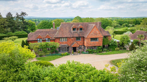 6 bedroom detached house for sale