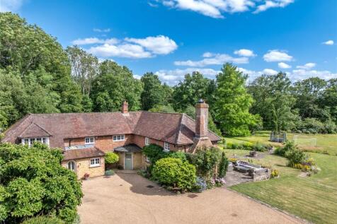 Smithwood Common, Cranleigh, Surrey, GU6 5 bed detached house for sale