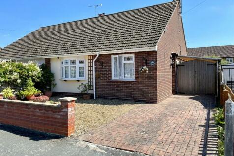 2 bedroom semi-detached bungalow for sale