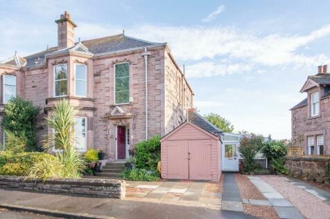 5 bedroom semi-detached house for sale