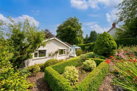 4 bedroom detached bungalow for sale