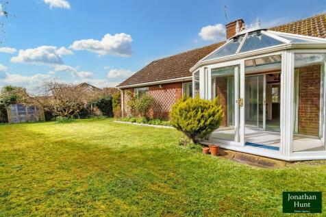 Hare Street Road, Buntingford SG9 2 bed detached bungalow for sale