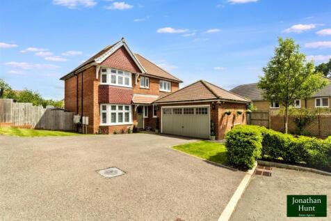 Buntingford SG9 4 bed detached house for sale