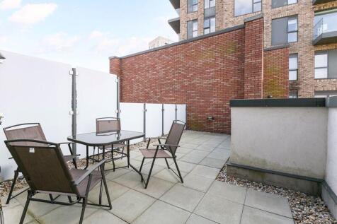Cherry Orchard Road, East Croydon 1 bed apartment for sale