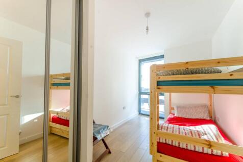 Waterside Way, Tottenham, London, N17 2 bed flat for sale