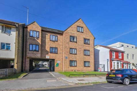 South Grove, N15, Tottenham, London, N15 1 bed flat for sale