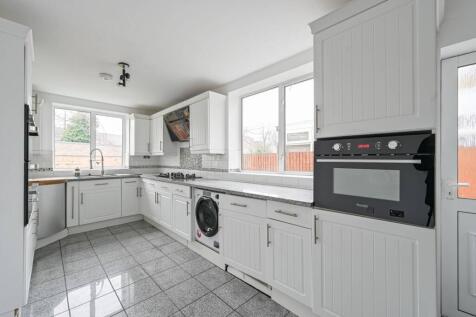 Princes Avenue, Wood Green, London, N13 3 bed house for sale