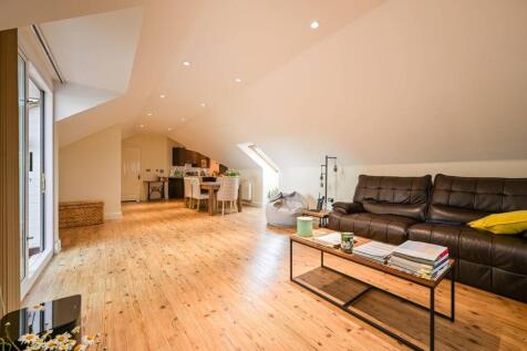 Blacksmiths Court N13, Wood Green... 2 bed flat for sale