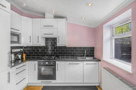Dunbar Road, Wood Green, London, N22 3 bed terraced house for sale