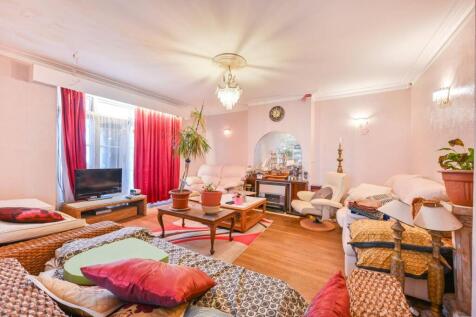 Park Lane, Wembley Park, Wembley, HA9 6 bed semi