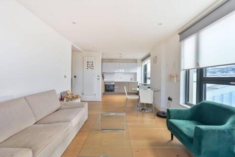 Cedar House, Wembley Park, Wembley, HA9 2 bed flat for sale