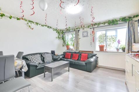 Church Lane, Kingsbury, London, NW9 2 bed flat for sale