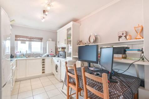 Mitchellbrook Way, Neasden, London, NW10 2 bed flat for sale
