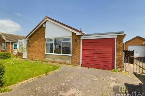 2 bedroom detached bungalow for sale