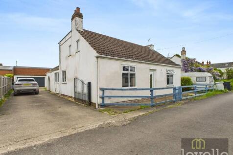 3 bedroom detached bungalow for sale