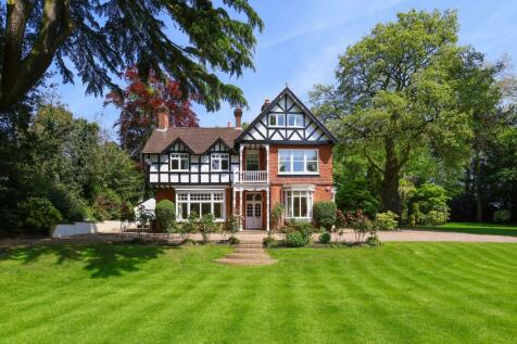 6 bedroom detached house for sale