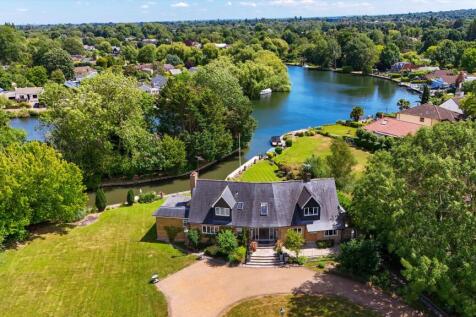 Creek House, Hamm Court, Weybridge... 5 bed detached house for sale