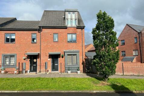 4 bedroom semi-detached house for sale