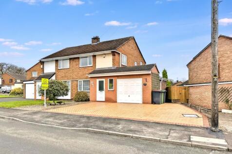 3 bedroom semi-detached house for sale