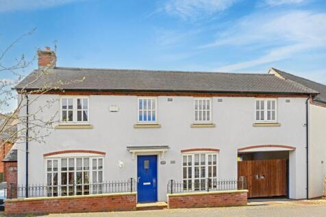 4 bedroom semi-detached house for sale
