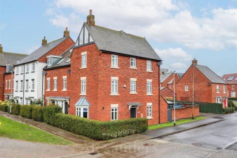4 bedroom terraced house for sale