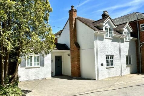 4 bedroom semi-detached house for sale