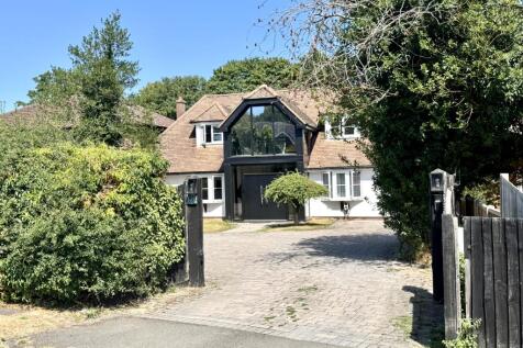 5 bedroom detached house for sale