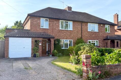 3 bedroom semi-detached house for sale