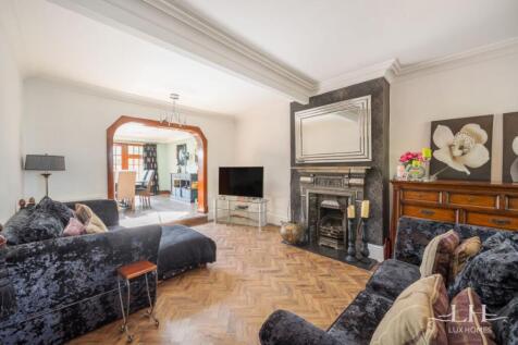 Hardley Crescent, Hornchurch 5 bed semi