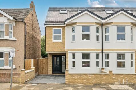 4 bedroom semi-detached house for sale