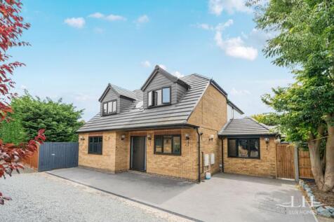 The Robbins, Rainham 5 bed detached house for sale