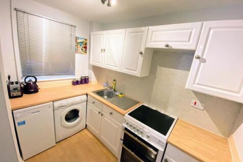 1 bedroom cluster house for sale