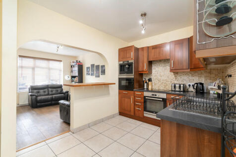 4 bedroom terraced house for sale
