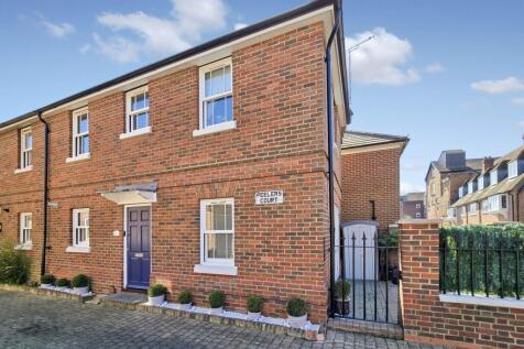 2 bedroom semi-detached house for sale