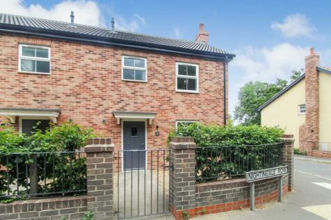 3 bedroom semi-detached house for sale