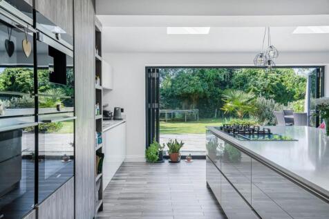 Old London Road, Milton Common, OX9 4 bed detached house for sale