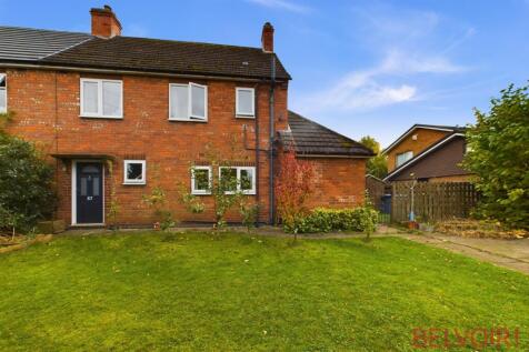 3 bedroom semi-detached house for sale